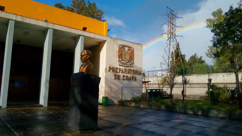 Imagen de la preparatoria por dentro